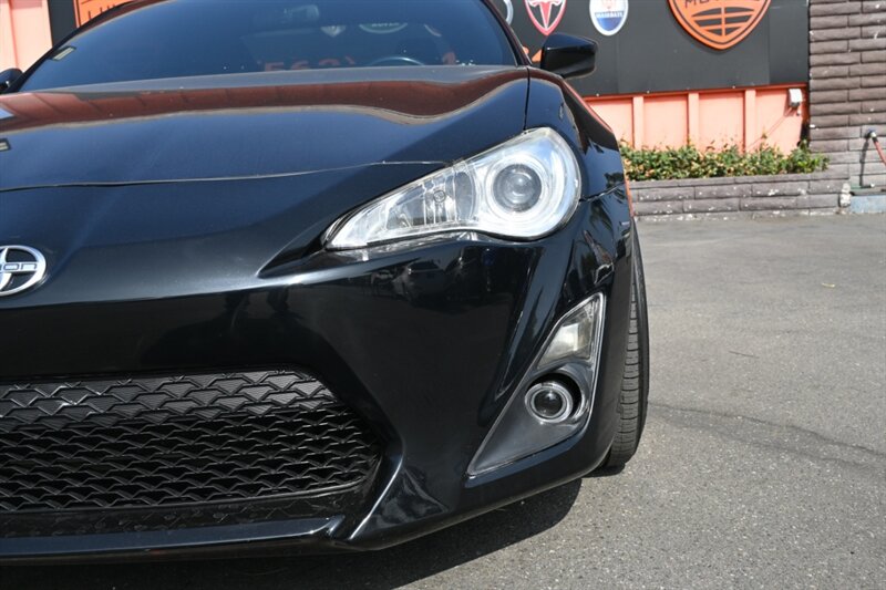 2016 Scion FR-S photo 4