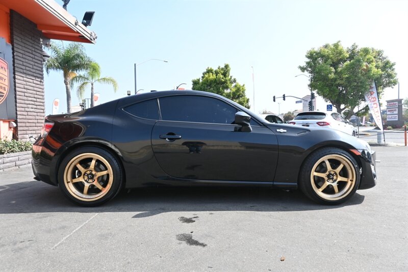 2016 Scion FR-S photo 12