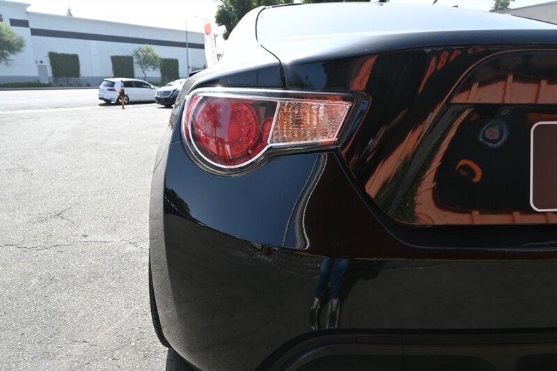 2016 Scion FR-S photo 8