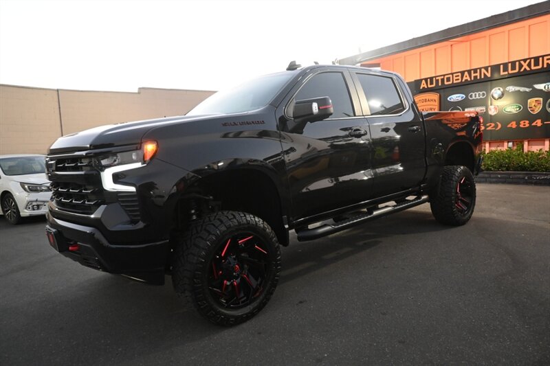 2022 Chevrolet Silverado 1500 RST photo 2