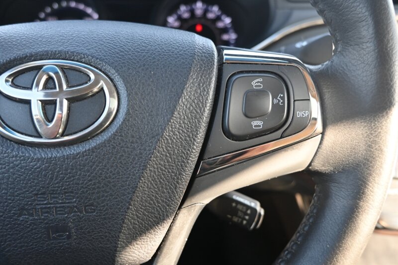 2015 Toyota Avalon Hybrid XLE Touring photo 26