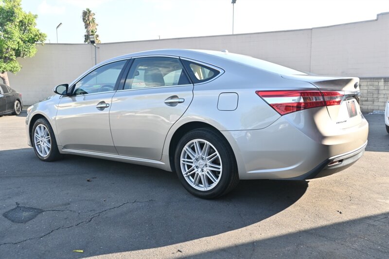 2015 Toyota Avalon Hybrid XLE Touring photo 4