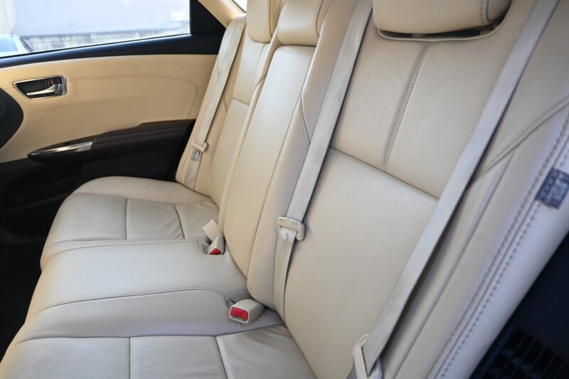 2015 Toyota Avalon Hybrid XLE Touring photo 37