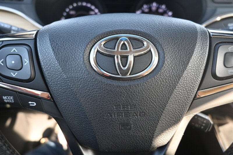2015 Toyota Avalon Hybrid XLE Touring photo 25