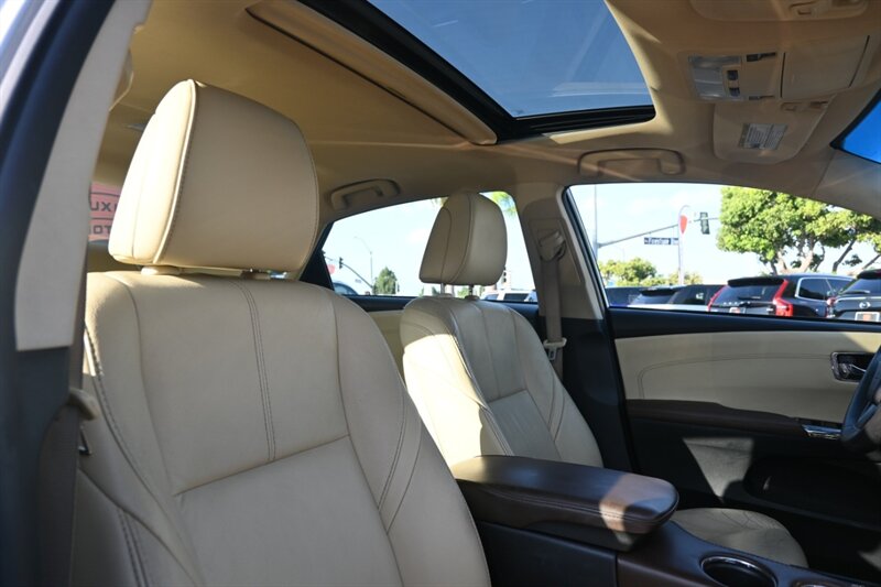2015 Toyota Avalon Hybrid XLE Touring photo 50