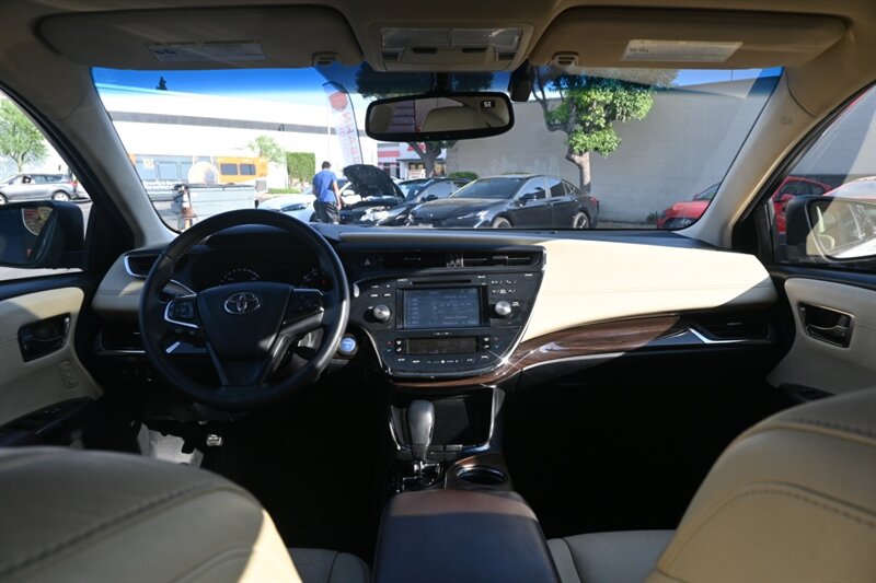 2015 Toyota Avalon Hybrid XLE Touring photo 39