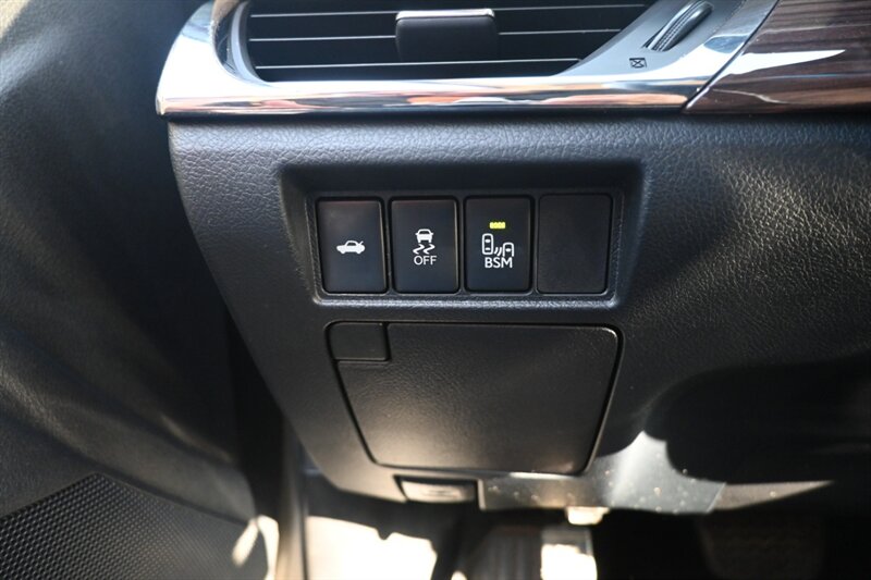 2015 Toyota Avalon Hybrid XLE Touring photo 27