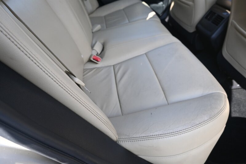2015 Toyota Avalon Hybrid XLE Touring photo 45