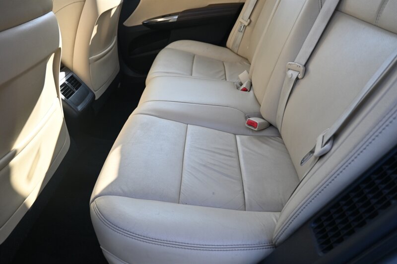 2015 Toyota Avalon Hybrid XLE Touring photo 38
