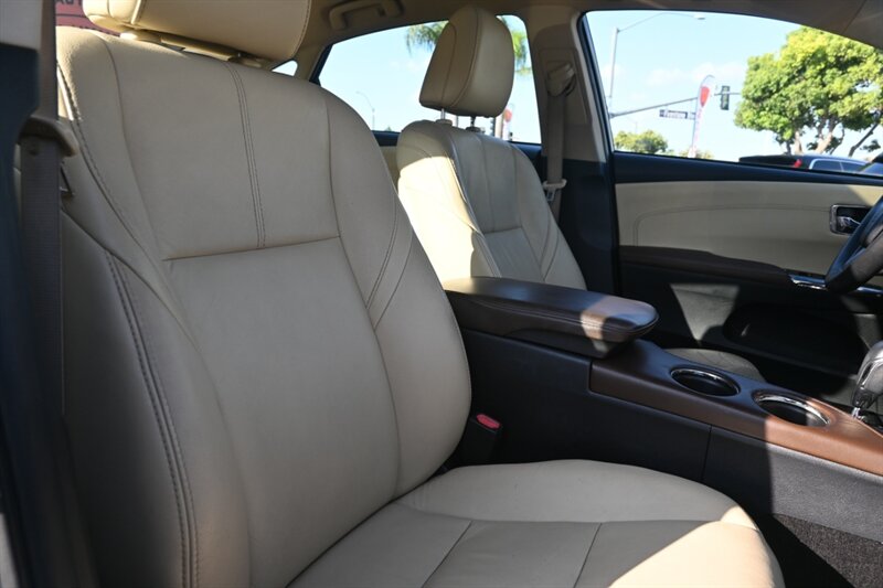 2015 Toyota Avalon Hybrid XLE Touring photo 51