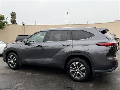 2022 Toyota Highlander XLE   - Photo 12 - Norwalk, CA 90650-2241