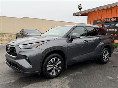 2022 Toyota Highlander XLE   - Photo 9 - Norwalk, CA 90650-2241
