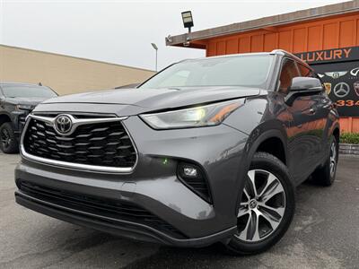 2022 Toyota Highlander XLE   - Photo 7 - Norwalk, CA 90650-2241