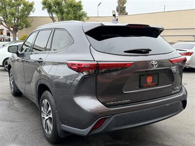 2022 Toyota Highlander XLE   - Photo 16 - Norwalk, CA 90650-2241