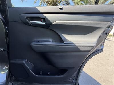 2022 Toyota Highlander XLE - Photo 38 - Norwalk, CA 90650-2241