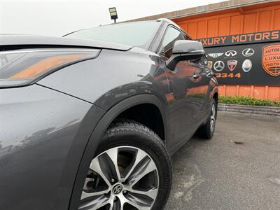 2022 Toyota Highlander XLE   - Photo 10 - Norwalk, CA 90650-2241