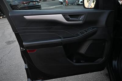 2022 Ford Escape Hybrid SE   - Photo 16 - Norwalk, CA 90650-2241