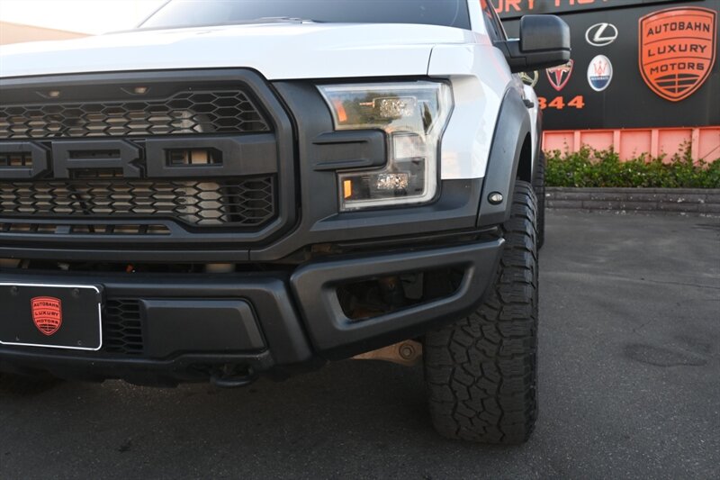 2017 Ford F-150 Raptor photo 4