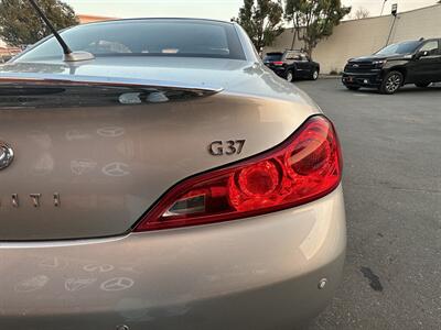 2010 INFINITI G37 Convertible   - Photo 11 - Norwalk, CA 90650-2241