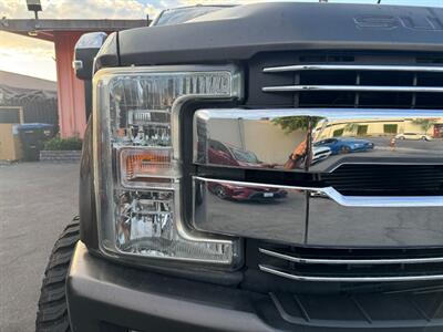 2017 Ford F-250 Super Duty Lariat - Photo 2 - Norwalk, CA 90650-2241