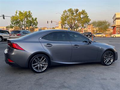 2018 Lexus IS 300   - Photo 16 - Norwalk, CA 90650-2241