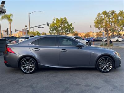 2018 Lexus IS 300   - Photo 15 - Norwalk, CA 90650-2241