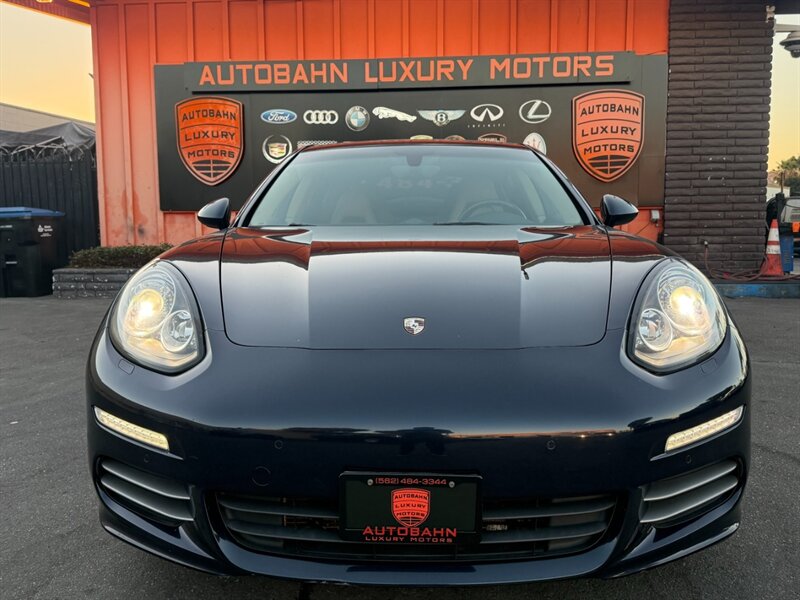 2016 Porsche Panamera 4 Edition  