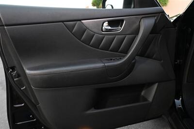 2017 INFINITI QX70   - Photo 18 - Norwalk, CA 90650-2241