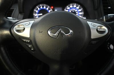 2017 INFINITI QX70   - Photo 29 - Norwalk, CA 90650-2241