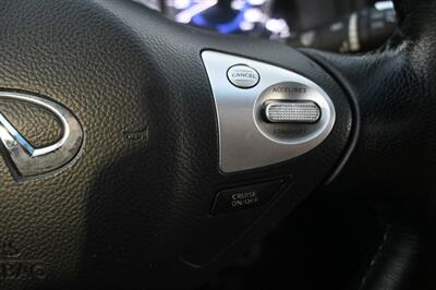 2017 INFINITI QX70   - Photo 32 - Norwalk, CA 90650-2241