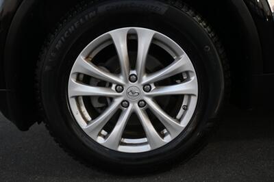 2017 INFINITI QX70   - Photo 15 - Norwalk, CA 90650-2241