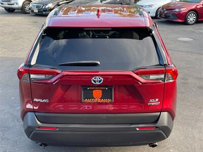 2021 Toyota RAV4 Hybrid XLE   - Photo 13 - Norwalk, CA 90650-2241