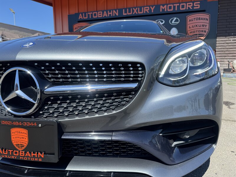2017 Mercedes-Benz SLC SLC 300 - Photo 6 - Norwalk, CA 90650-2241