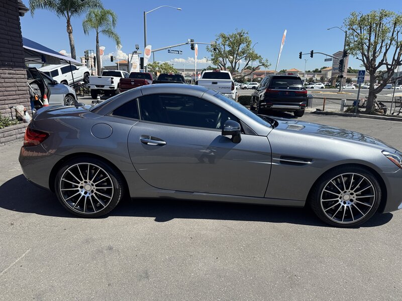 2017 Mercedes-Benz SLC SLC 300 - Photo 19 - Norwalk, CA 90650-2241