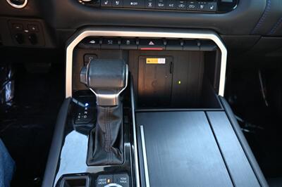 2022 Toyota Tundra Platinum   - Photo 38 - Norwalk, CA 90650-2241