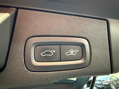2021 Volvo XC60 Recharge T8 R-Design   - Photo 34 - Norwalk, CA 90650-2241