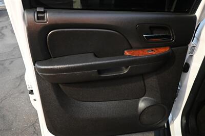 2014 Chevrolet Suburban LTZ   - Photo 47 - Norwalk, CA 90650-2241