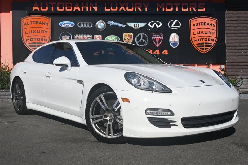2013 Porsche Panamera S's photo
