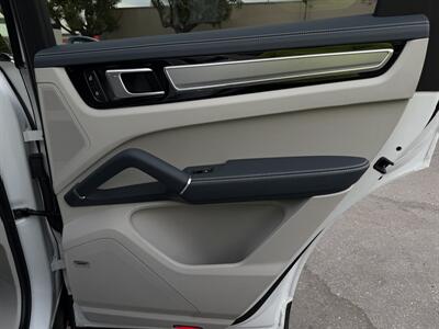 2023 Porsche Cayenne S Platinum Edition   - Photo 43 - Norwalk, CA 90650-2241