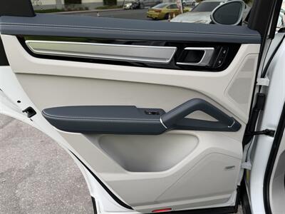 2023 Porsche Cayenne S Platinum Edition   - Photo 36 - Norwalk, CA 90650-2241