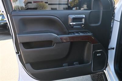2019 GMC Sierra 2500HD SLT - Photo 16 - Norwalk, CA 90650-2241