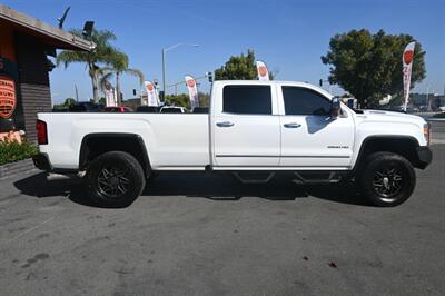 2019 GMC Sierra 2500HD SLT - Photo 13 - Norwalk, CA 90650-2241