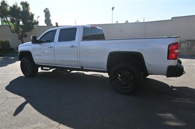 2019 GMC Sierra 2500HD SLT - Photo 8 - Norwalk, CA 90650-2241