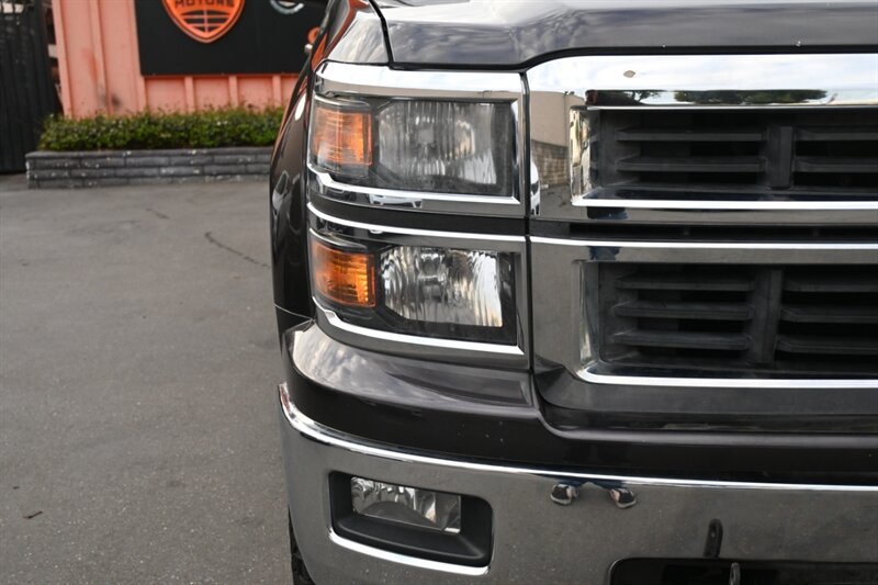 2015 Chevrolet Silverado 1500 LT photo 3