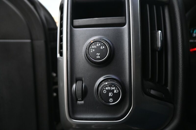 2015 Chevrolet Silverado 1500 LT photo 30