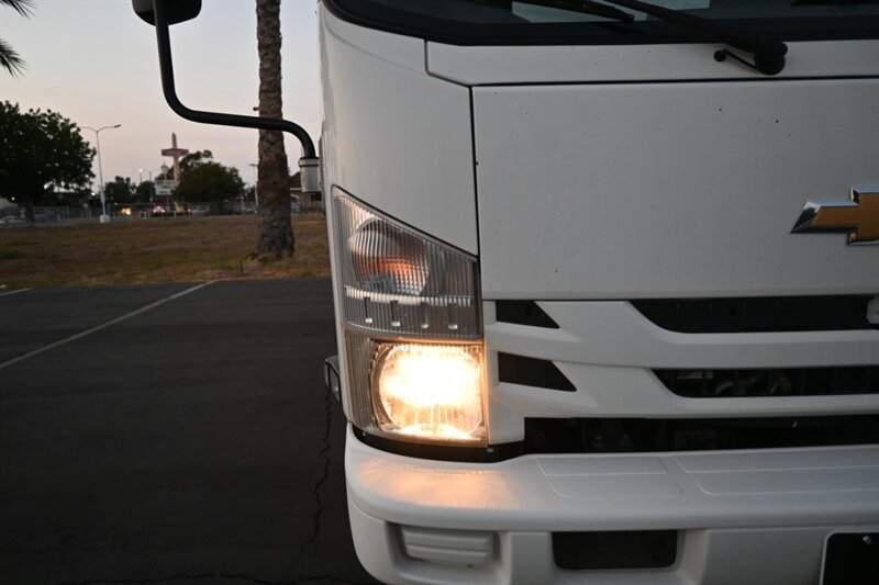 2021 Chevrolet Silverado 5500HD photo 3