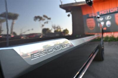 2015 Cadillac Escalade ESV Premium   - Photo 11 - Norwalk, CA 90650-2241