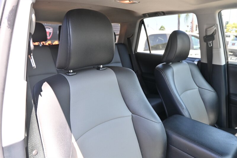 2014 Toyota 4Runner SR5 Premium photo 52