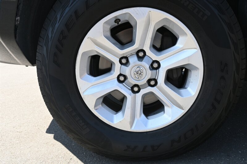 2014 Toyota 4Runner SR5 Premium photo 12