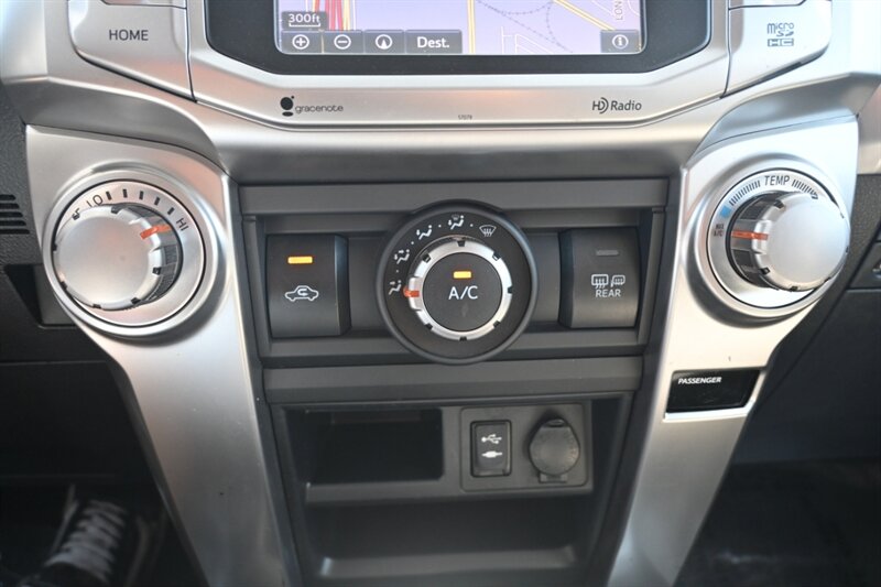 2014 Toyota 4Runner SR5 Premium photo 33